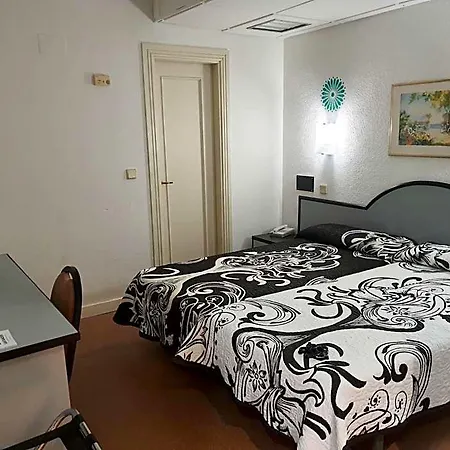 Hotel Arha 3*